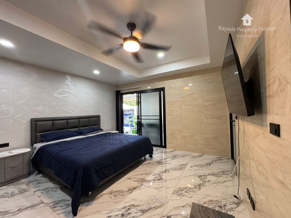 Spacious 3-Bedroom Pool Villa with City View for Sale in Pattaya City 9