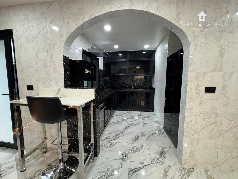 Spacious 3-Bedroom Pool Villa with City View for Sale in Pattaya City 14