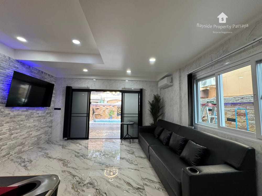 Spacious 3-Bedroom Pool Villa with City View for Sale in Pattaya City 16