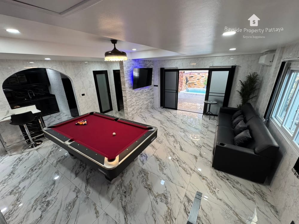 Spacious 3-Bedroom Pool Villa with City View for Sale in Pattaya City 20