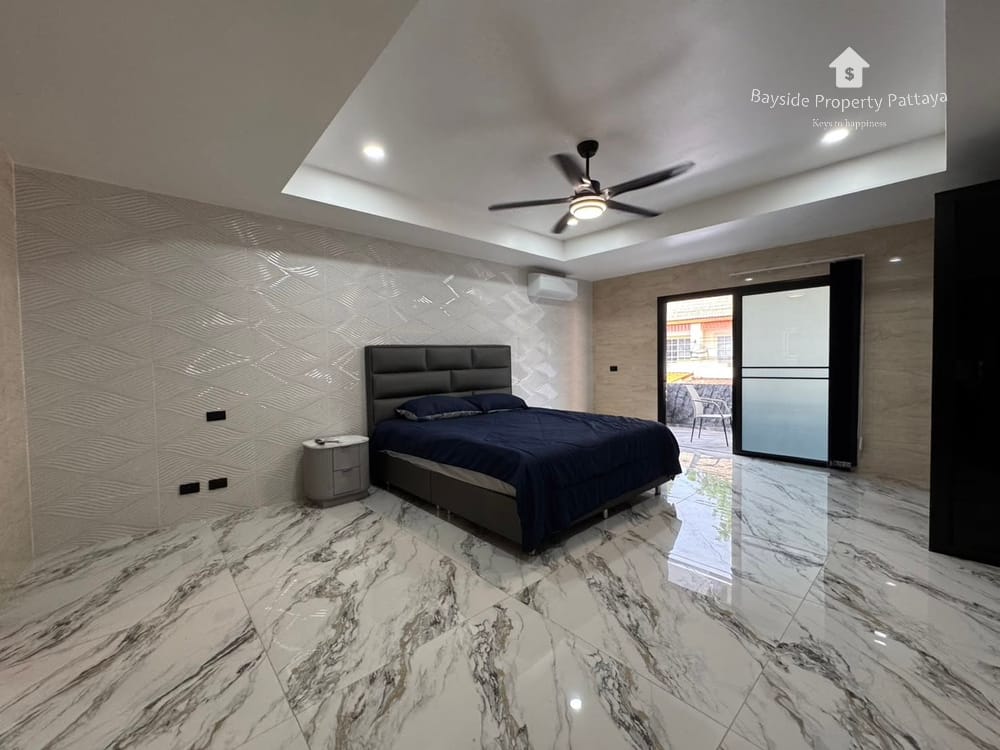 Spacious 3-Bedroom Pool Villa with City View for Sale in Pattaya City 23