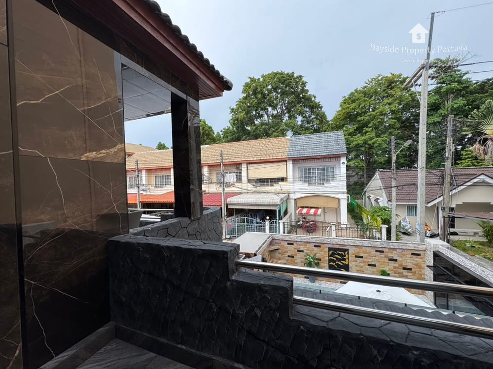 Spacious 3-Bedroom Pool Villa with City View for Sale in Pattaya City 26