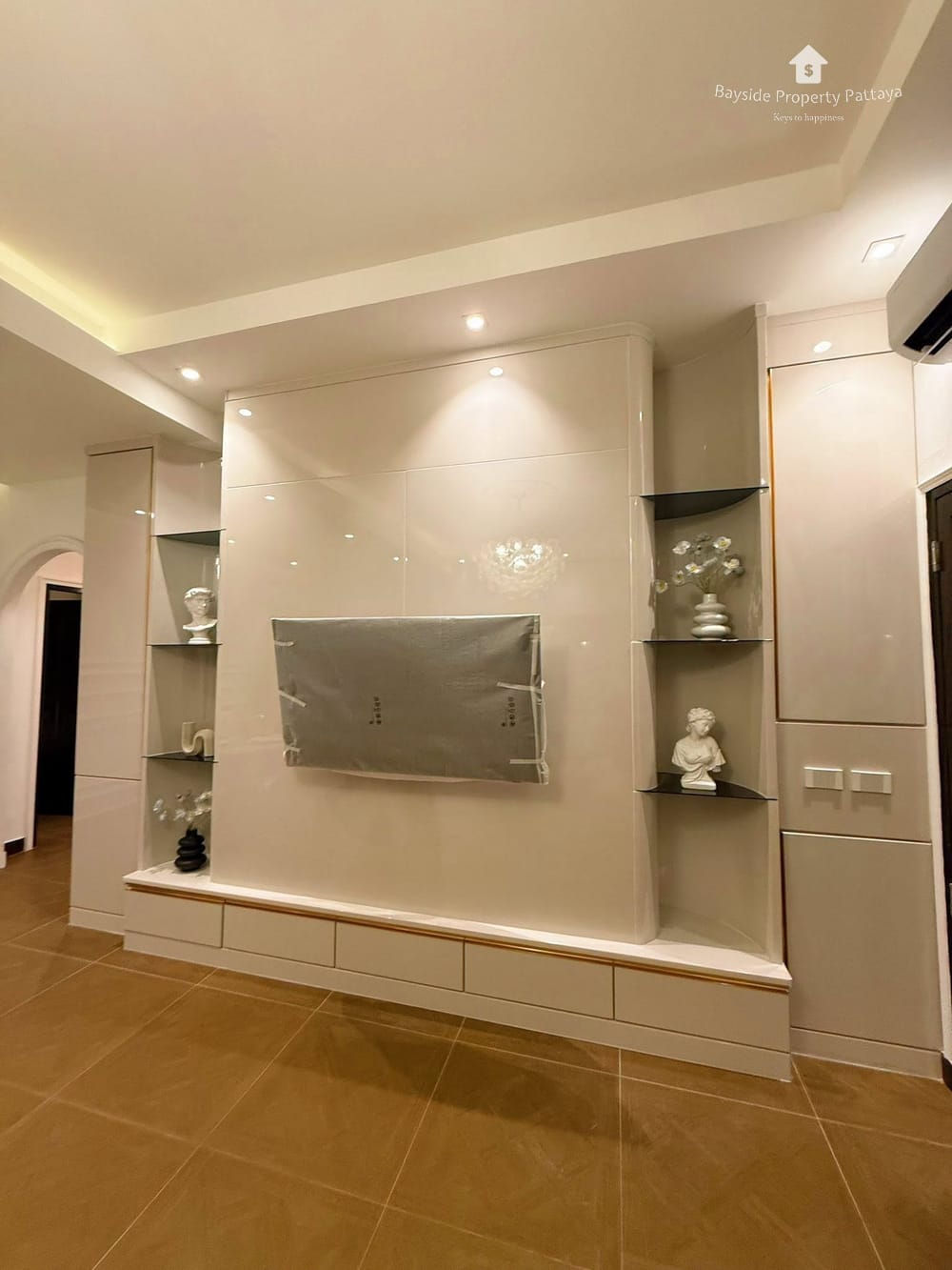 3-Bedroom Pool Villa for Sale in Eakmongkol Village 1, East Pattaya - Pet Friendly 6