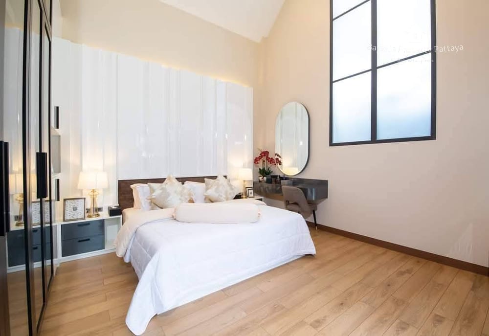 Spacious 4-Bedroom Villa for Sale and Rent in East Pattaya 3