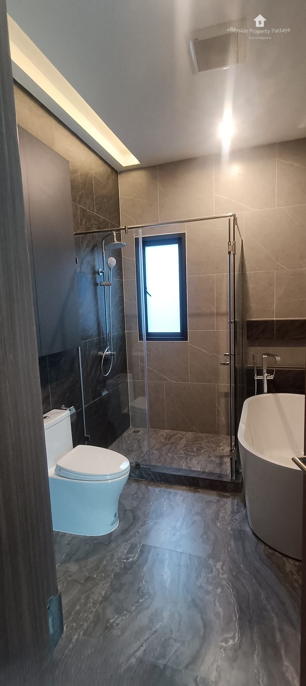 Spacious 4-Bedroom Villa for Sale and Rent in East Pattaya 6