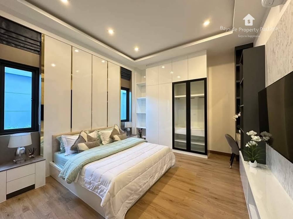 Spacious 4-Bedroom Villa for Sale and Rent in East Pattaya 4
