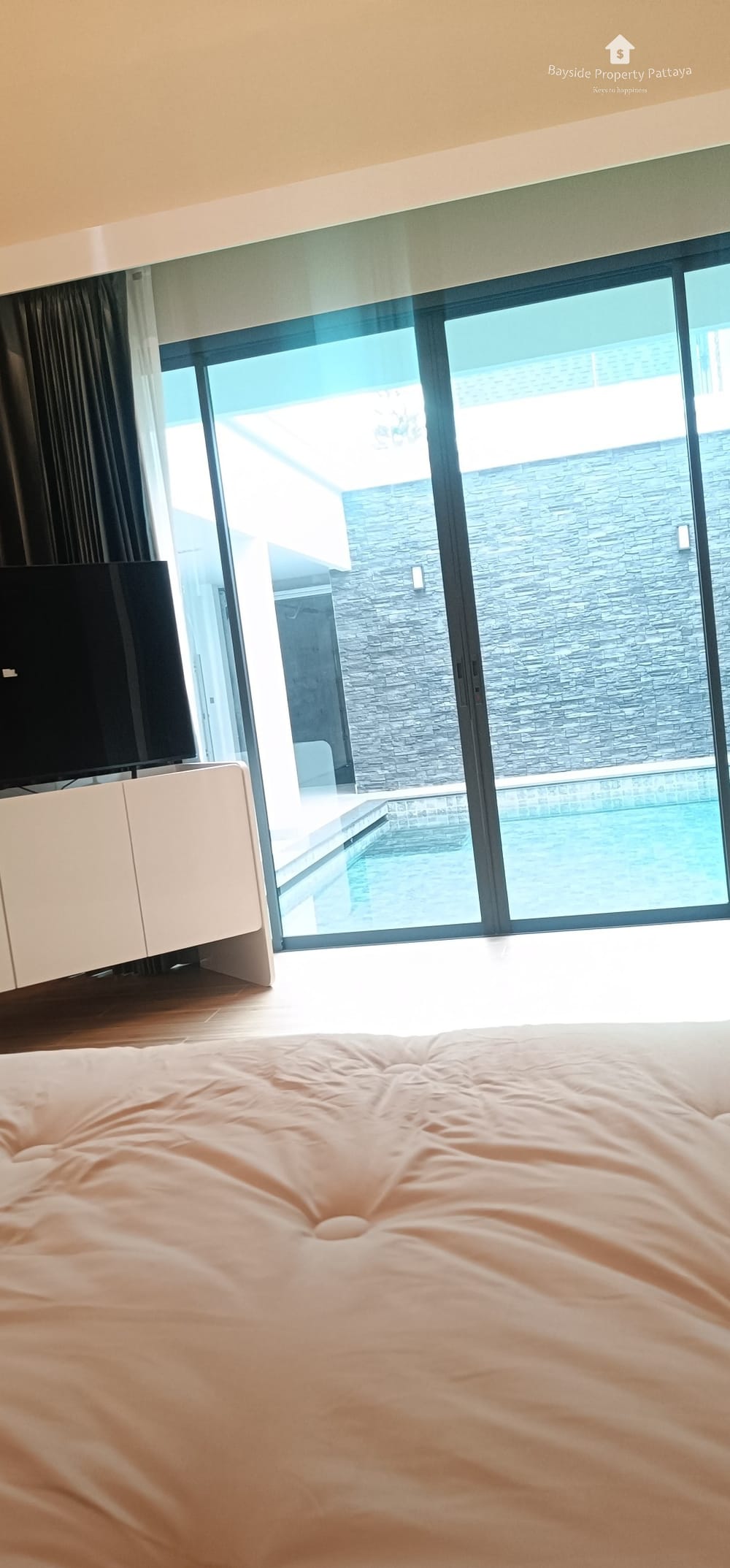 Spacious 4-Bedroom Villa for Sale and Rent in East Pattaya 10