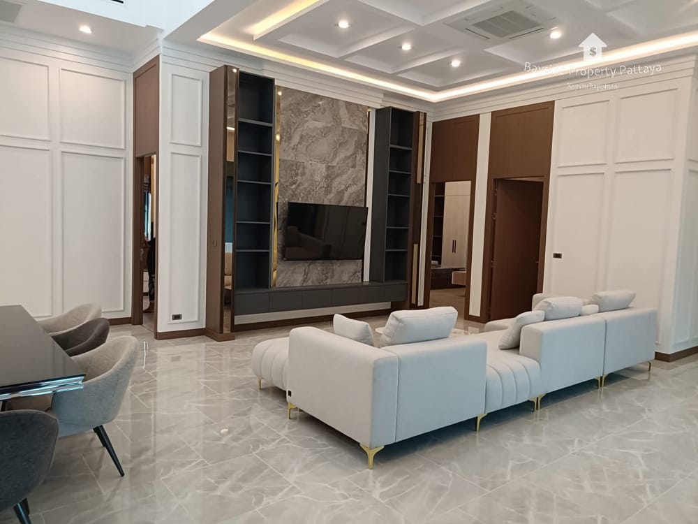 Spacious 4-Bedroom Villa for Sale and Rent in East Pattaya 19