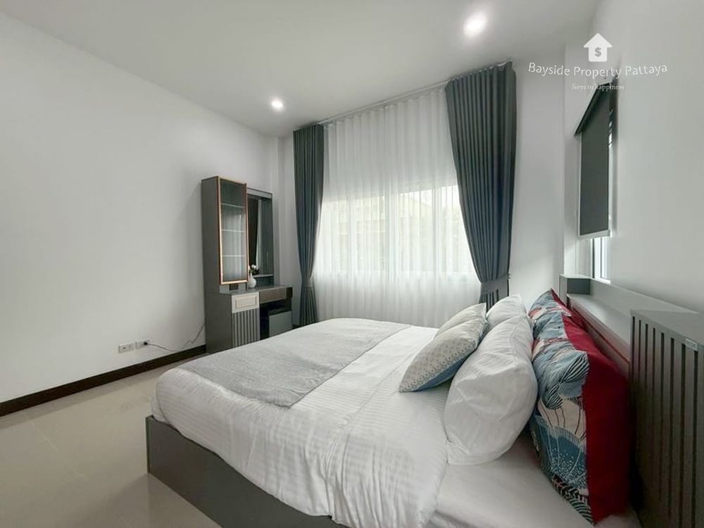 2-Bedroom House for Sale with Air Conditioning in Nong Pla Lai, Pattaya 6