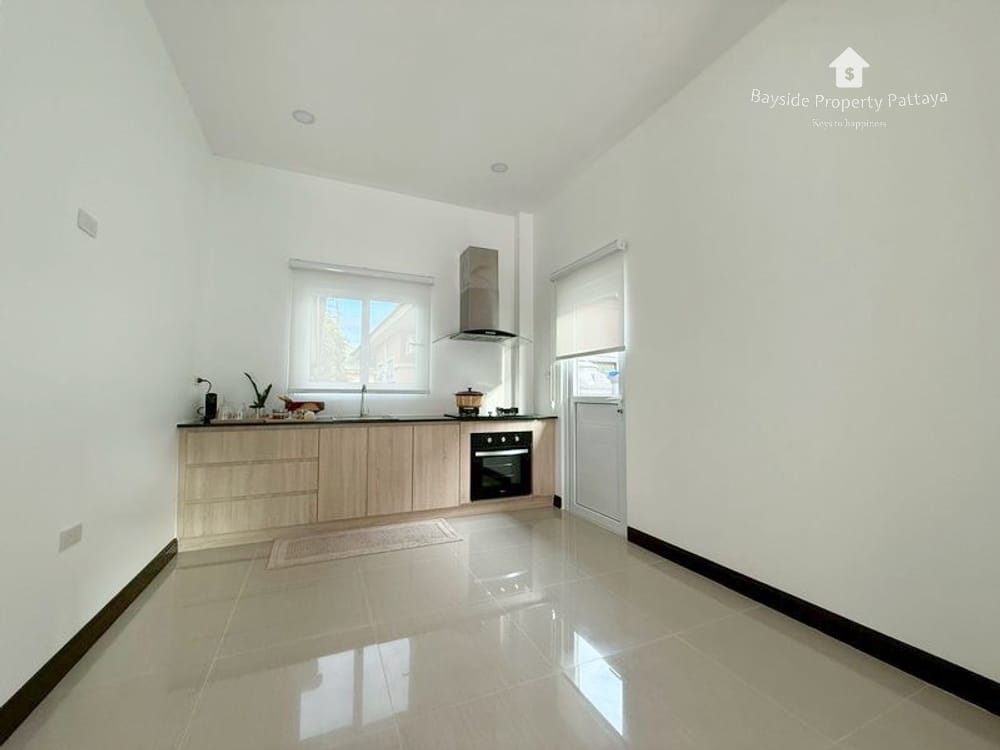 2-Bedroom House for Sale with Air Conditioning in Nong Pla Lai, Pattaya 7