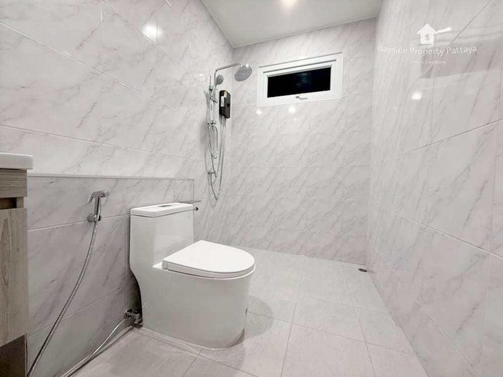 2-Bedroom House for Sale with Air Conditioning in Nong Pla Lai, Pattaya 9