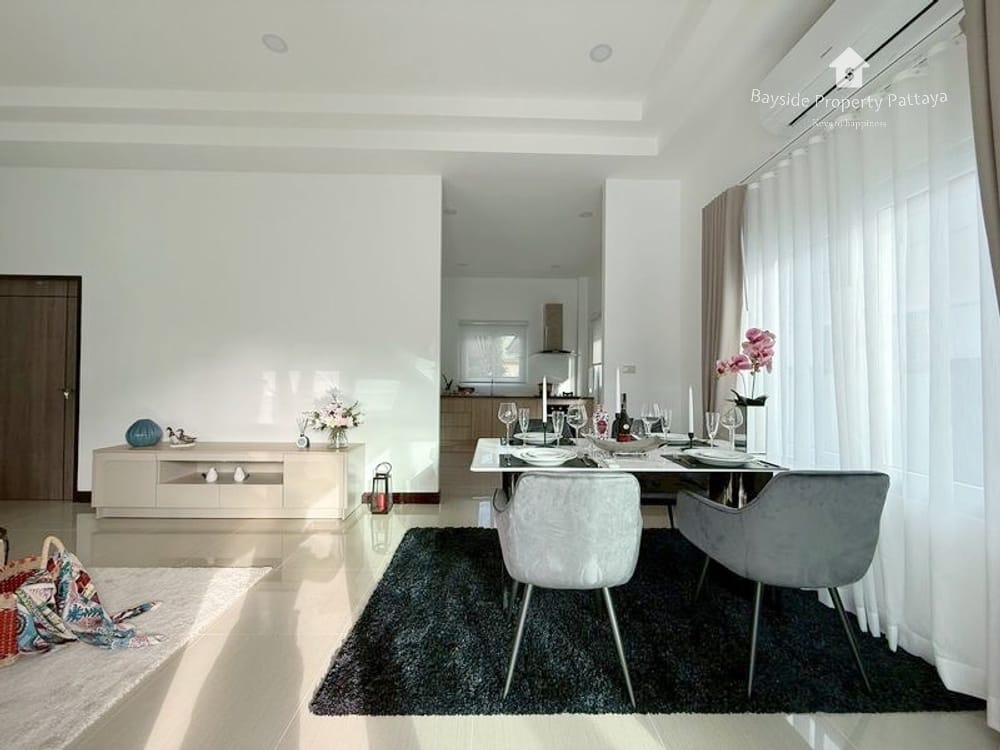 2-Bedroom House for Sale with Air Conditioning in Nong Pla Lai, Pattaya 4