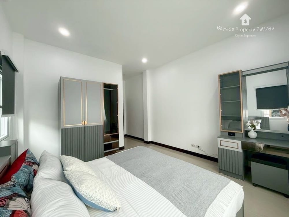 2-Bedroom House for Sale with Air Conditioning in Nong Pla Lai, Pattaya 12