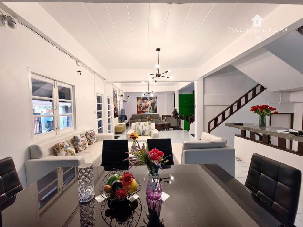 Großzügige 12-Schlafzimmer Pool-Villa in Jomtien, Pattaya zu verkaufen – Haustierfreundlich 19