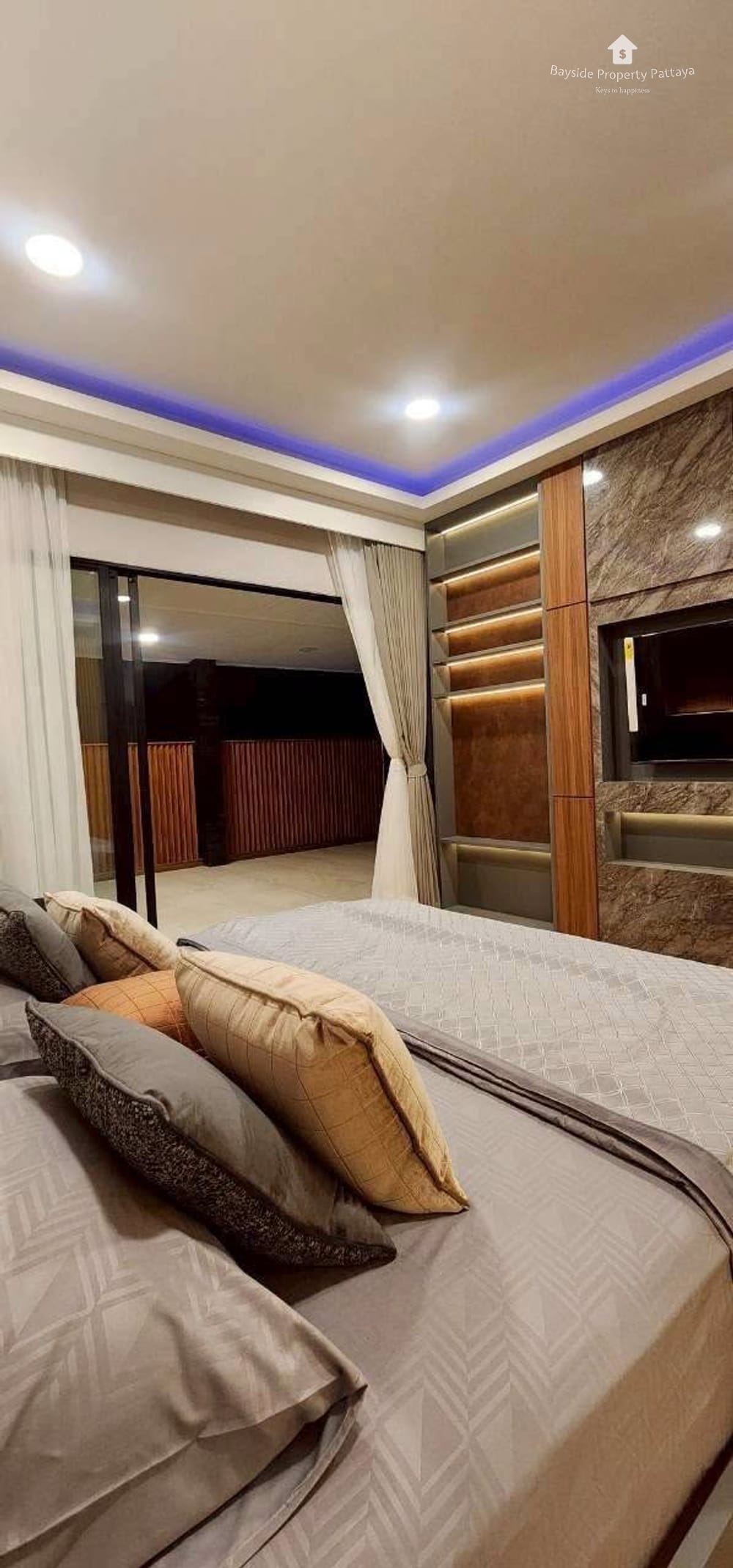 Spacious 4-Bedroom Villa for Sale and Rent in East Pattaya - Pet Friendly with Air Conditioning 9