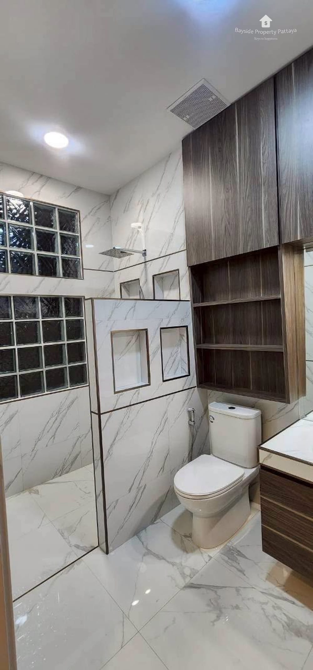 Spacious 4-Bedroom Villa for Sale and Rent in East Pattaya - Pet Friendly with Air Conditioning 16