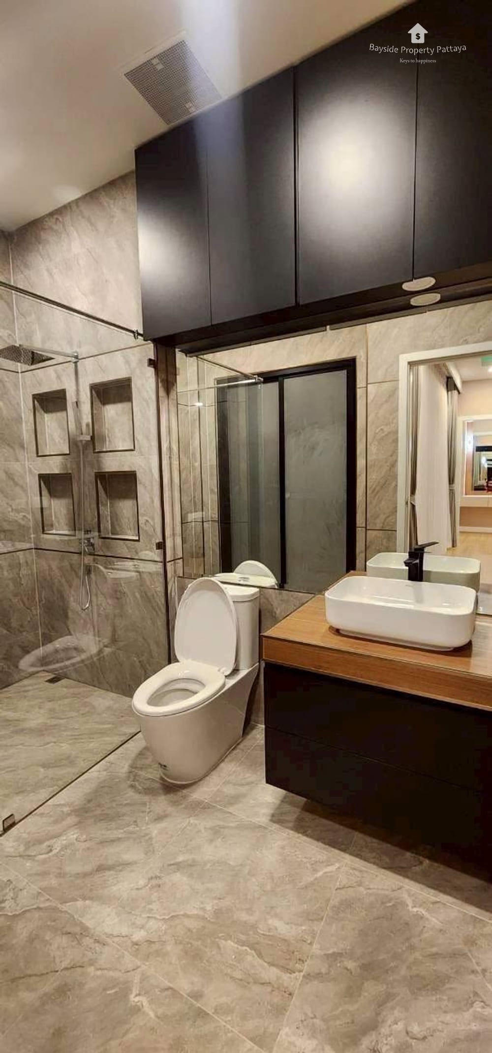 Spacious 4-Bedroom Villa for Sale and Rent in East Pattaya - Pet Friendly with Air Conditioning 15