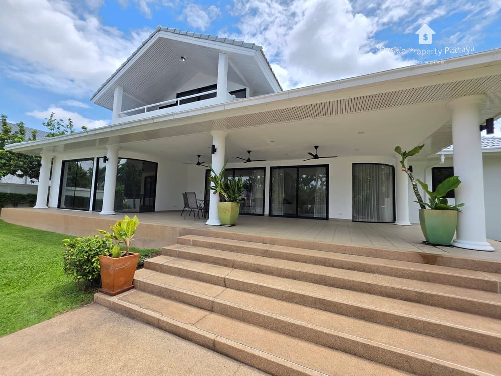 Spacious 4-Bedroom Pool Villa with Air Conditioning in East Pattaya 2