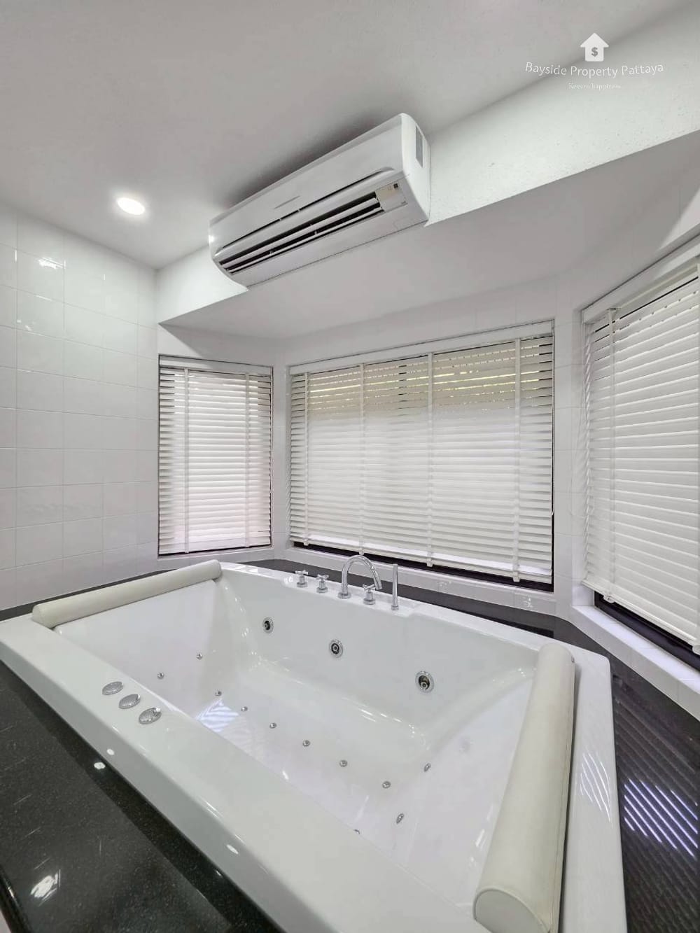 Spacious 4-Bedroom Pool Villa with Air Conditioning in East Pattaya 4