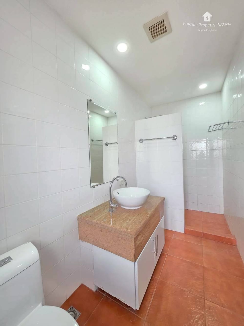 Spacious 4-Bedroom Pool Villa with Air Conditioning in East Pattaya 5