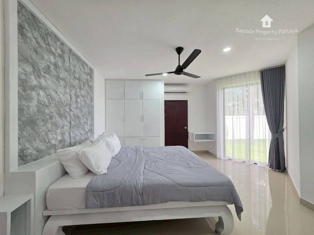 Spacious 4-Bedroom Pool Villa with Air Conditioning in East Pattaya 25