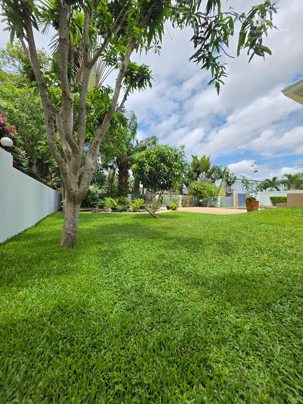 Spacious 4-Bedroom Pool Villa with Air Conditioning in East Pattaya 27