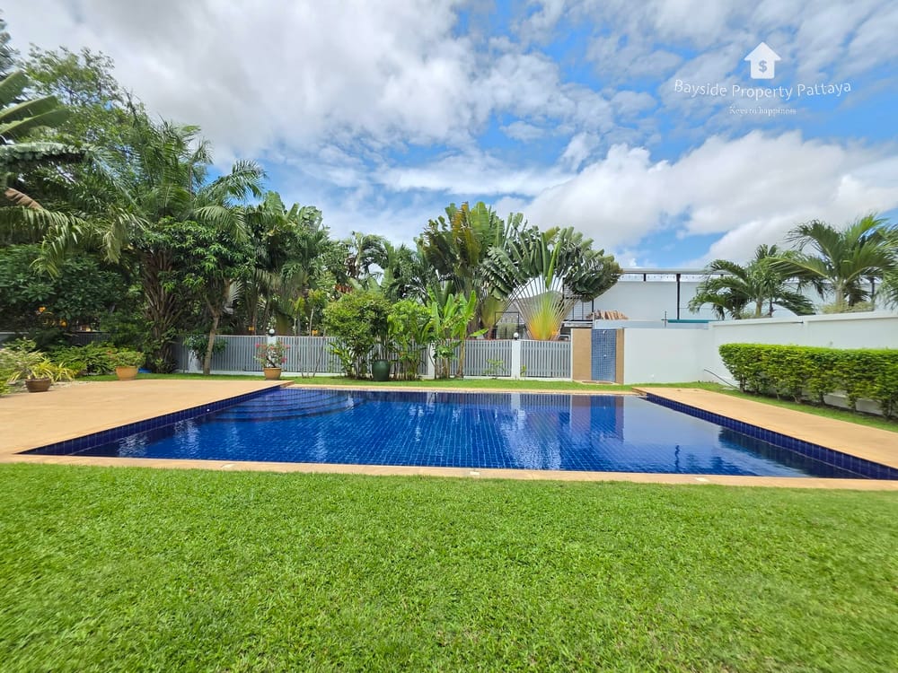Spacious 4-Bedroom Pool Villa with Air Conditioning in East Pattaya 36
