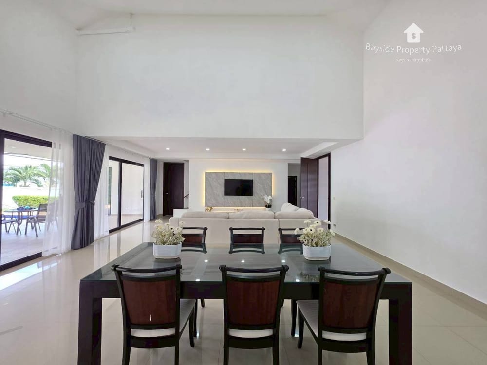 Spacious 4-Bedroom Pool Villa with Air Conditioning in East Pattaya 40