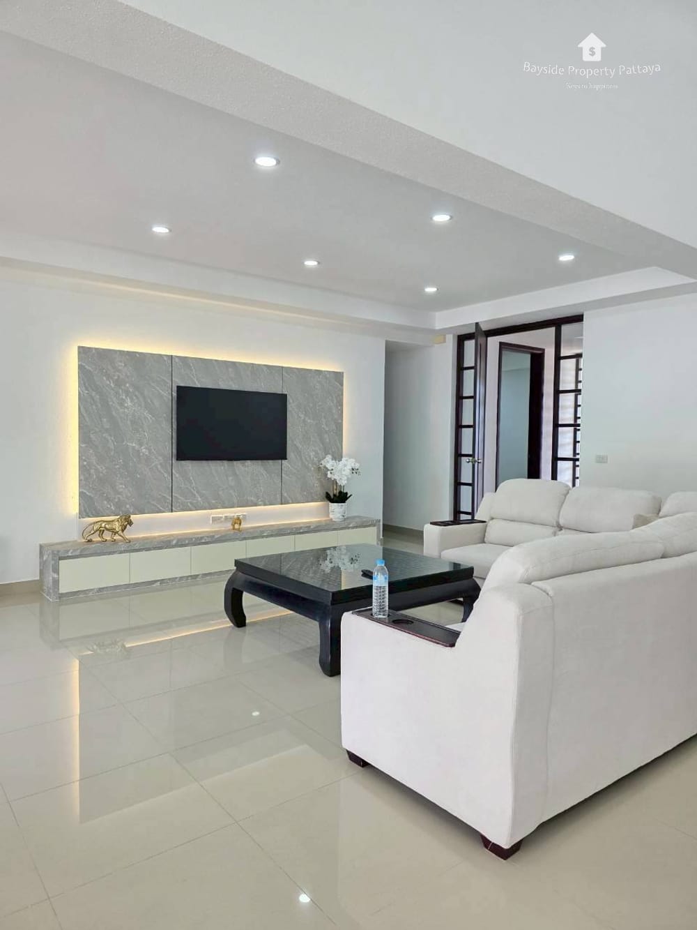 Spacious 4-Bedroom Pool Villa with Air Conditioning in East Pattaya 41