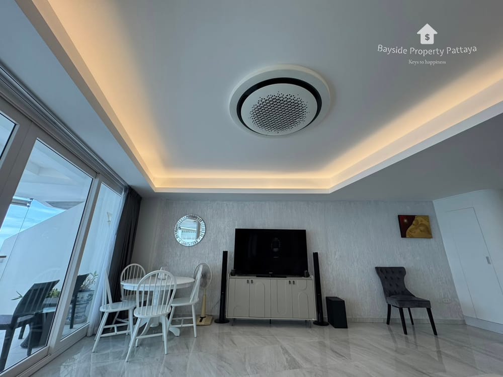 Luxury Beachfront Condo for Sale in Pratumnak, Pattaya with Air Conditioning 11