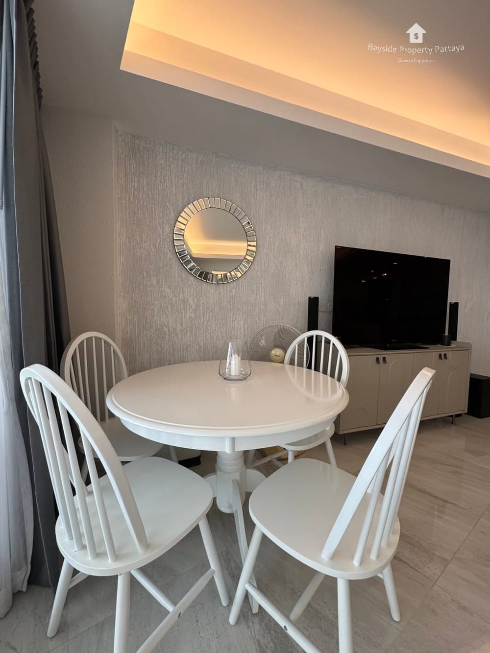 Luxury Beachfront Condo for Sale in Pratumnak, Pattaya with Air Conditioning 12