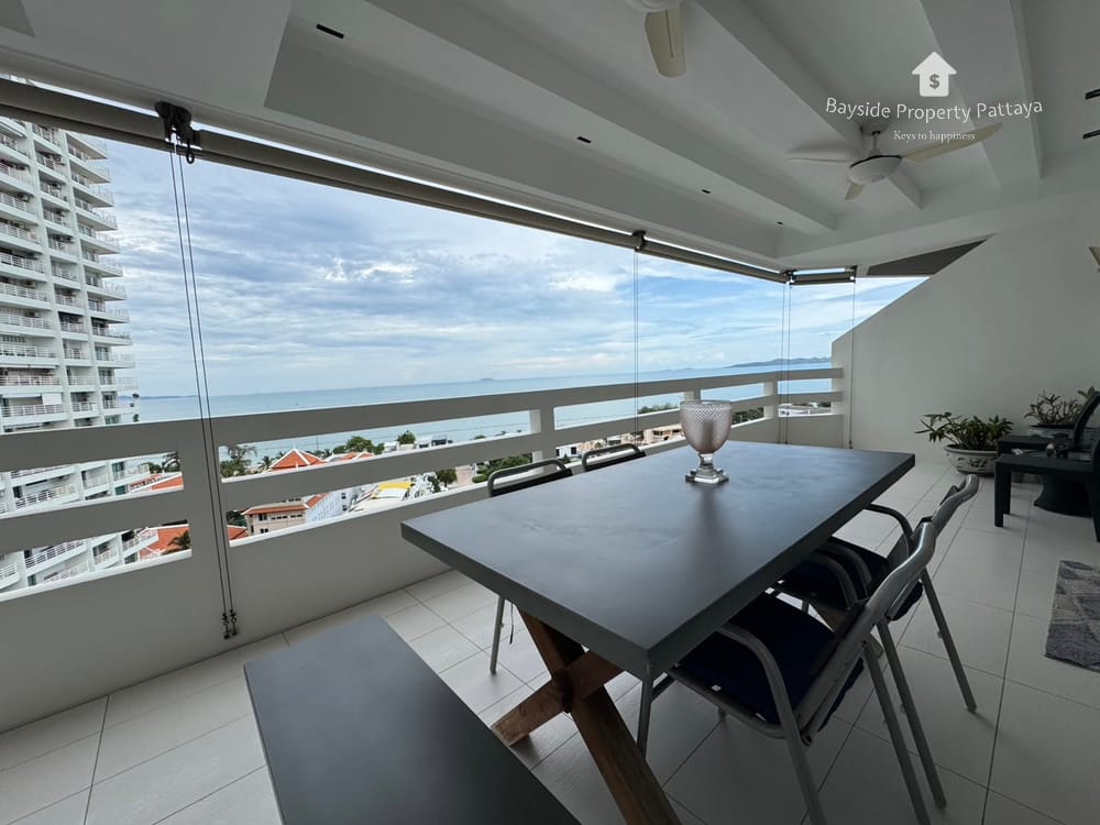 Luxury Beachfront Condo for Sale in Pratumnak, Pattaya with Air Conditioning 18