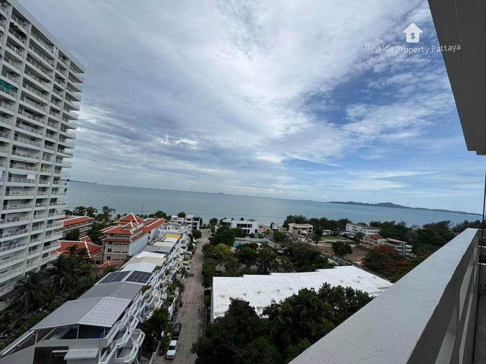 Luxury Beachfront Condo for Sale in Pratumnak, Pattaya with Air Conditioning 19