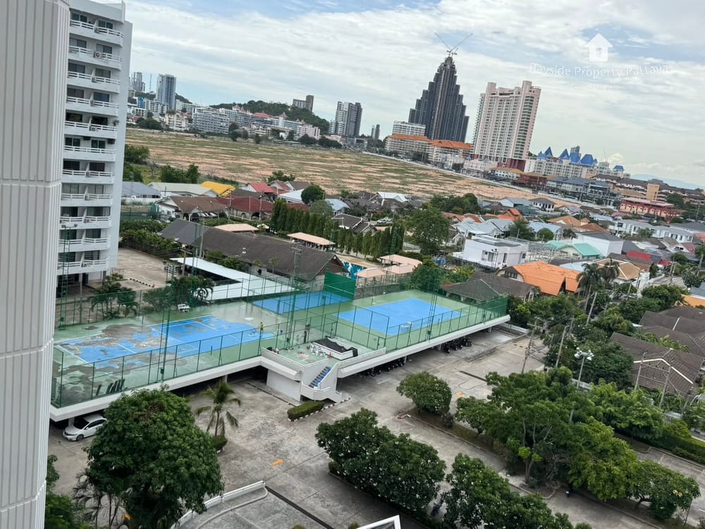 Luxury Beachfront Condo for Sale in Pratumnak, Pattaya with Air Conditioning 29