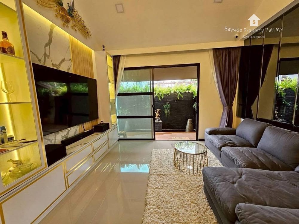 Moderne Villa mit 2 Schlafzimmern zum Verkauf in The Maple Pattaya, Ost-Pattaya 11
