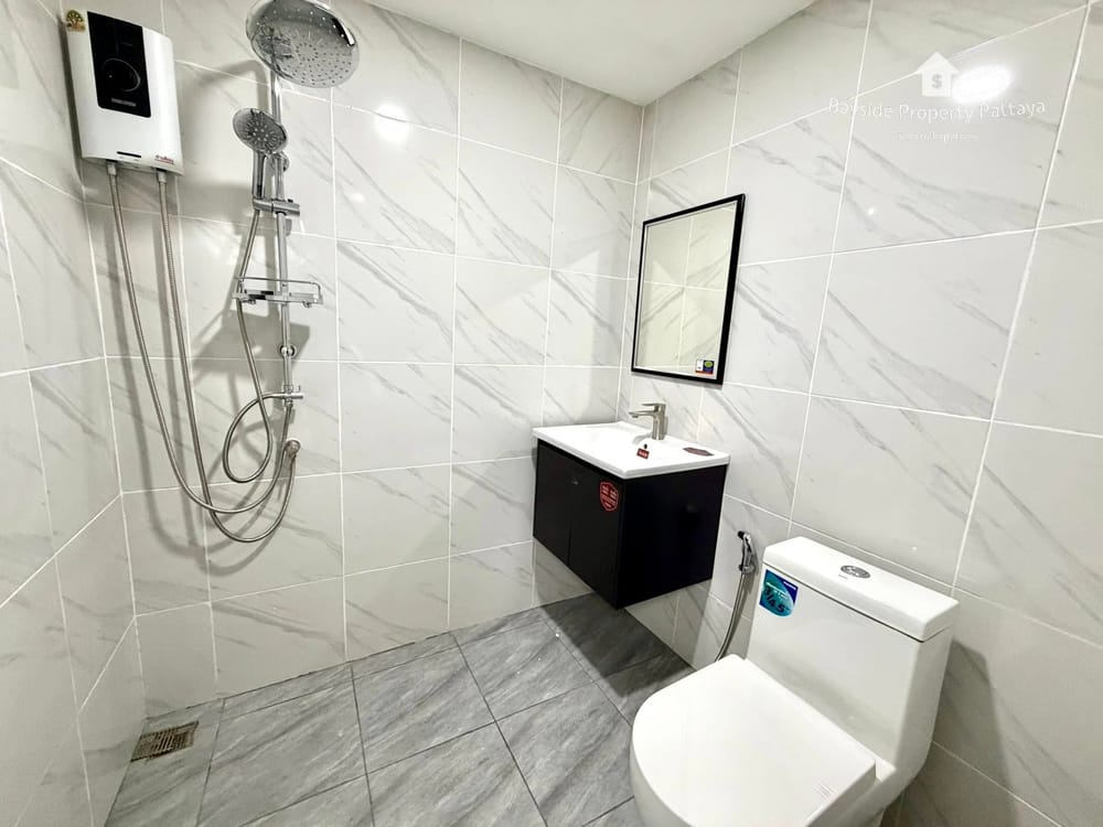 2-Bedroom Townhouse for Sale in Chokchai Village 4, East Pattaya - Pet Friendly with Air Conditioning 23