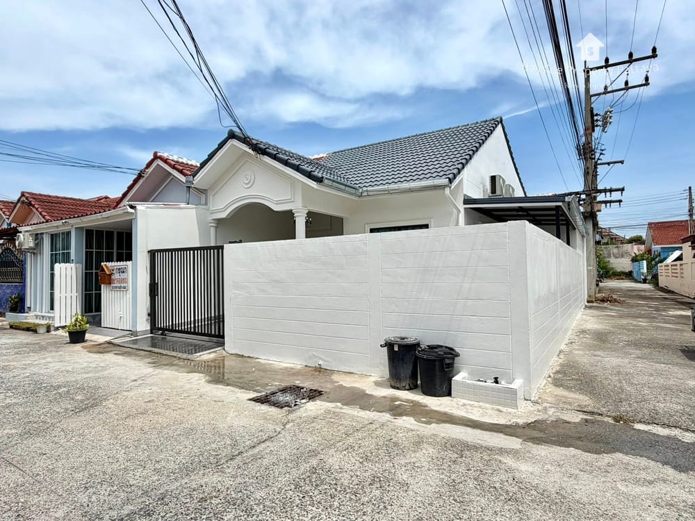 2-Bedroom Townhouse for Sale in Chokchai Village 4, East Pattaya - Pet Friendly with Air Conditioning 24