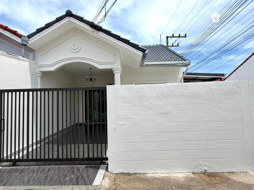 2-Bedroom Townhouse for Sale in Chokchai Village 4, East Pattaya - Pet Friendly with Air Conditioning 26