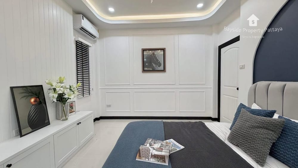 Spacious 3-Bedroom Detached House for Sale in Eakmongkol Village 4, East Pattaya 8