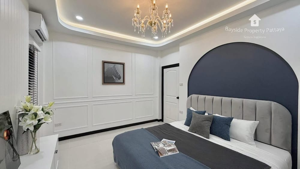Spacious 3-Bedroom Detached House for Sale in Eakmongkol Village 4, East Pattaya 11