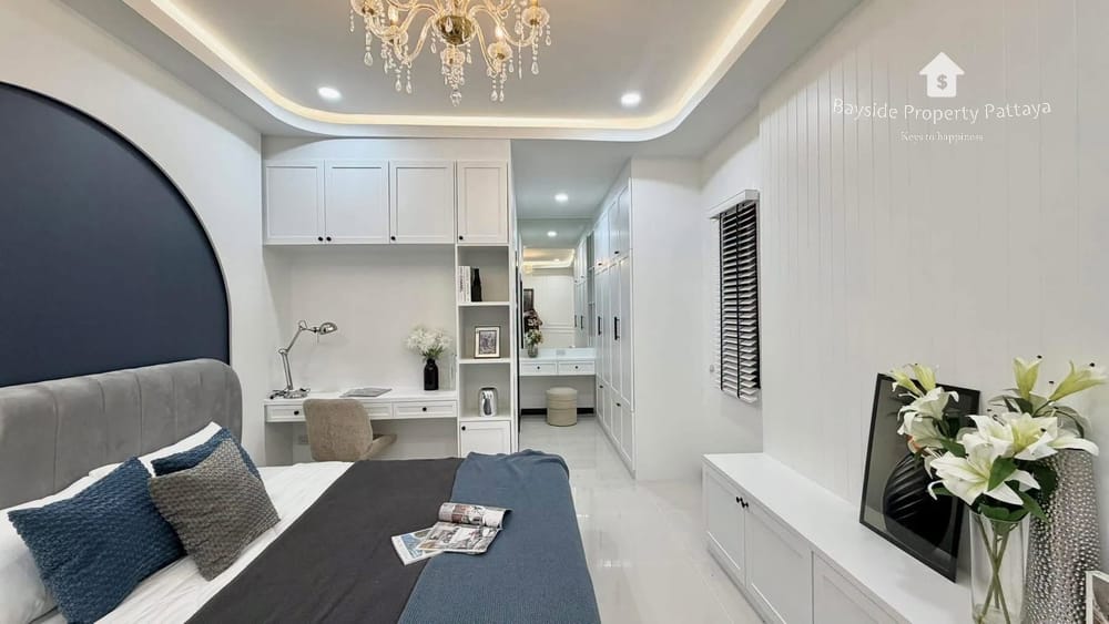 Spacious 3-Bedroom Detached House for Sale in Eakmongkol Village 4, East Pattaya 13