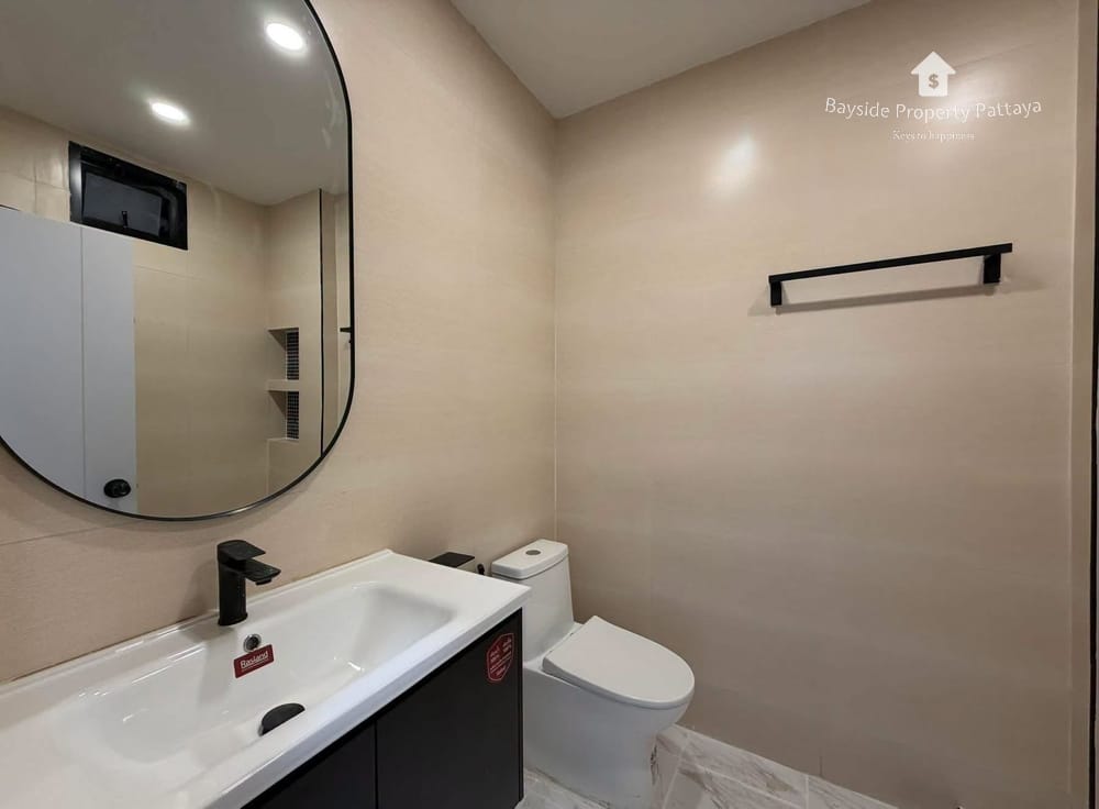 Spacious 3-Bedroom Detached House for Sale in Eakmongkol Village 4, East Pattaya 22