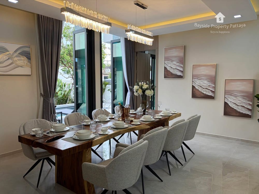 stunning-5-bedroom-pool-villa-for-sale-in-east-pattaya-pet-friendly-with-air-conditioning-bpp-342 3