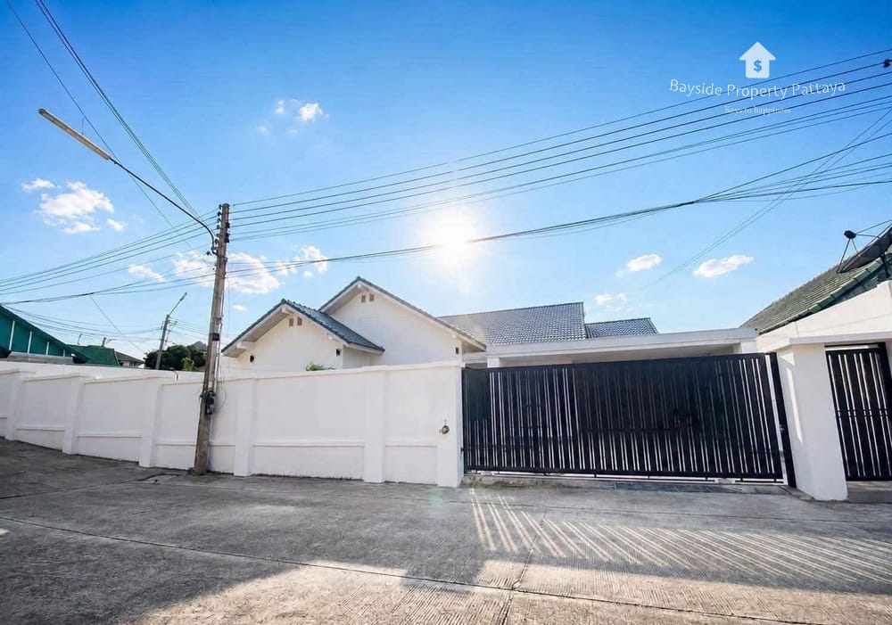 3-bedroom-pool-villa-for-sale-in-paradise-hill-east-pattaya-pet-friendly-with-air-conditioning-bpp-340 1