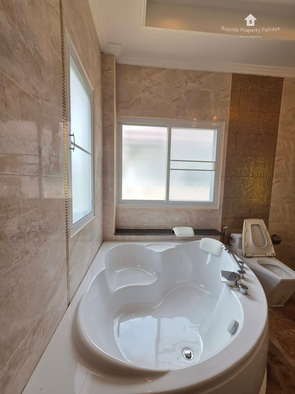 Продается 7-к. вилла, 700м², 2/2 эт. с видом на море и бассейном в Bang Saray 29