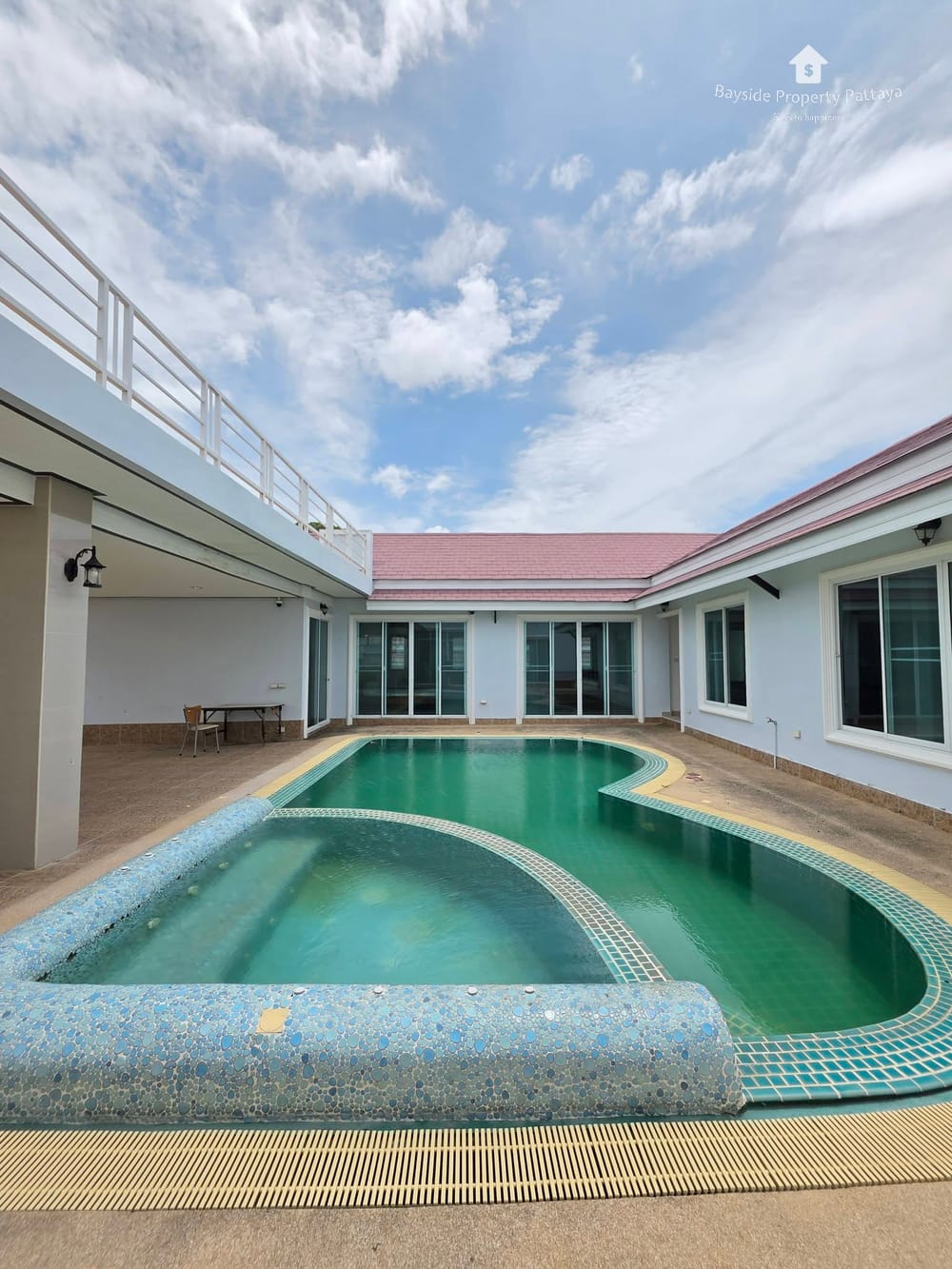 Продается 7-к. вилла, 700м², 2/2 эт. с видом на море и бассейном в Bang Saray 2
