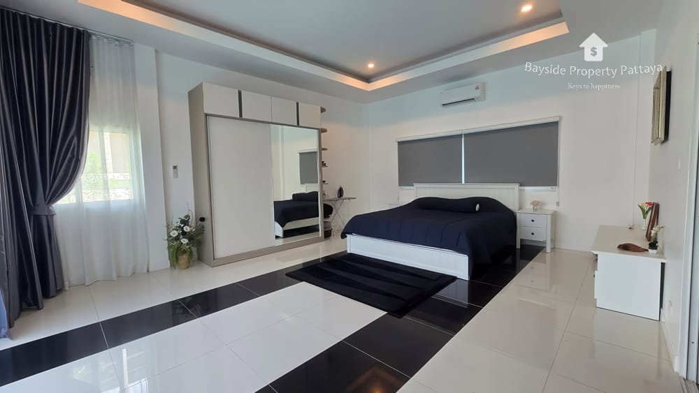 Geräumiges Einfamilienhaus (3 Schlafzimmer) in Bann Piam Mongkon, Ost-Pattaya mit 24/7 Sicherheit 15