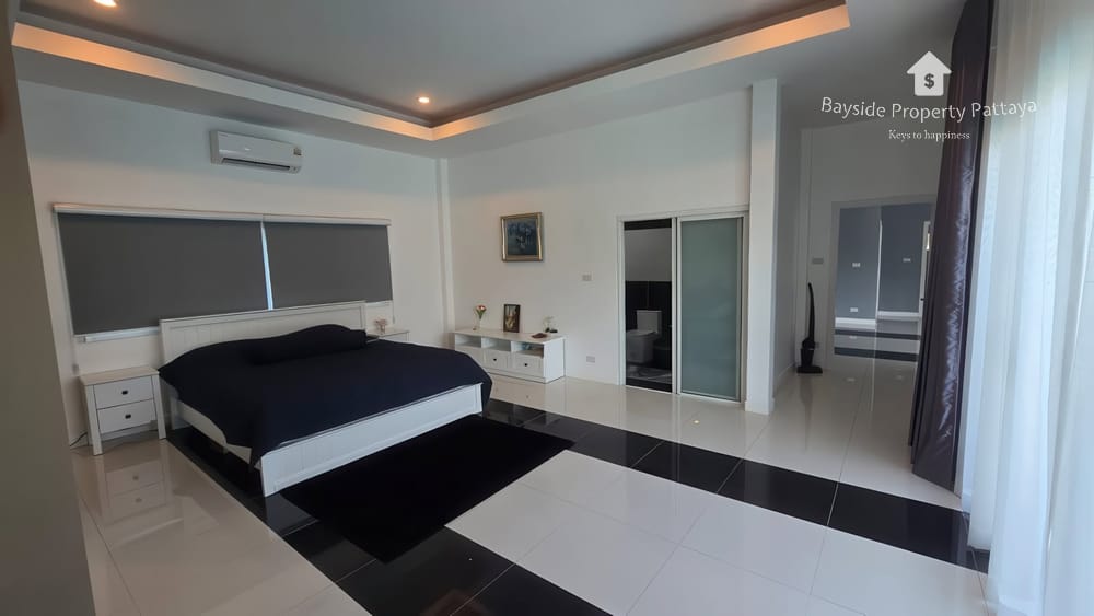 Geräumiges Einfamilienhaus (3 Schlafzimmer) in Bann Piam Mongkon, Ost-Pattaya mit 24/7 Sicherheit 18