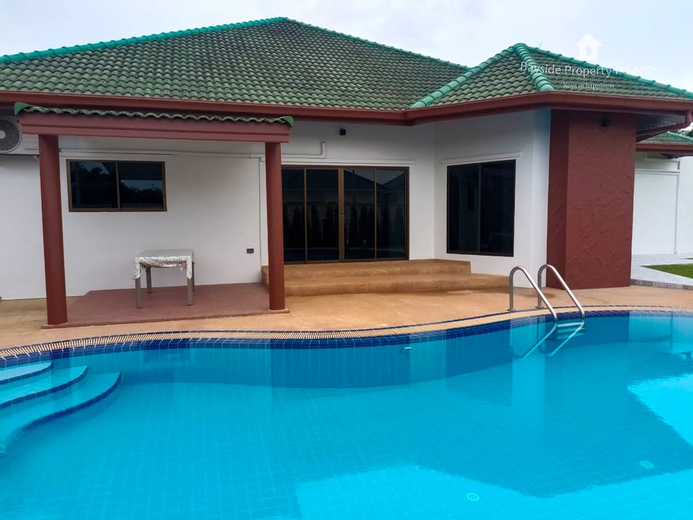 Spacious 4-Bedroom Pool Villa for Rent in East Pattaya 1