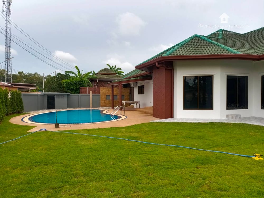 Spacious 4-Bedroom Pool Villa for Rent in East Pattaya 7